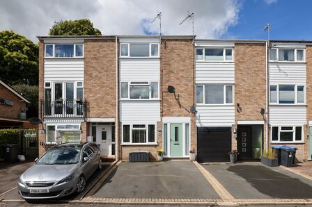 Hawkesworth Drive, 3 bedroom Mid Terrace House for sale, £375,000
