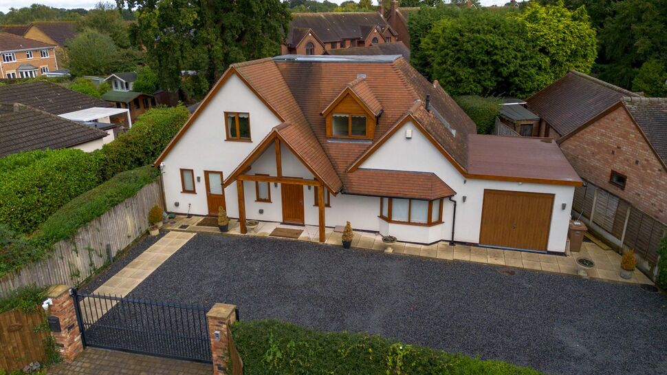 Main image of 4 bedroom Detached Bungalow for sale, Needlers End Lane, Balsall Common, West Midlands, CV7