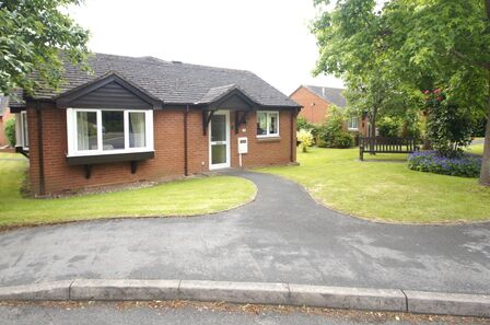 2 bedroom Semi Detached Bungalow for sale