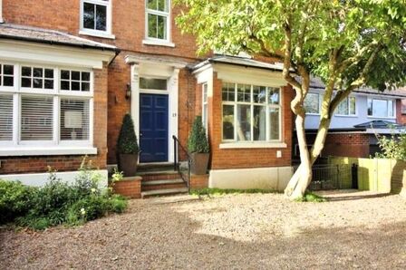 Clarendon Road, 2 bedroom  Flat for sale, £300,000