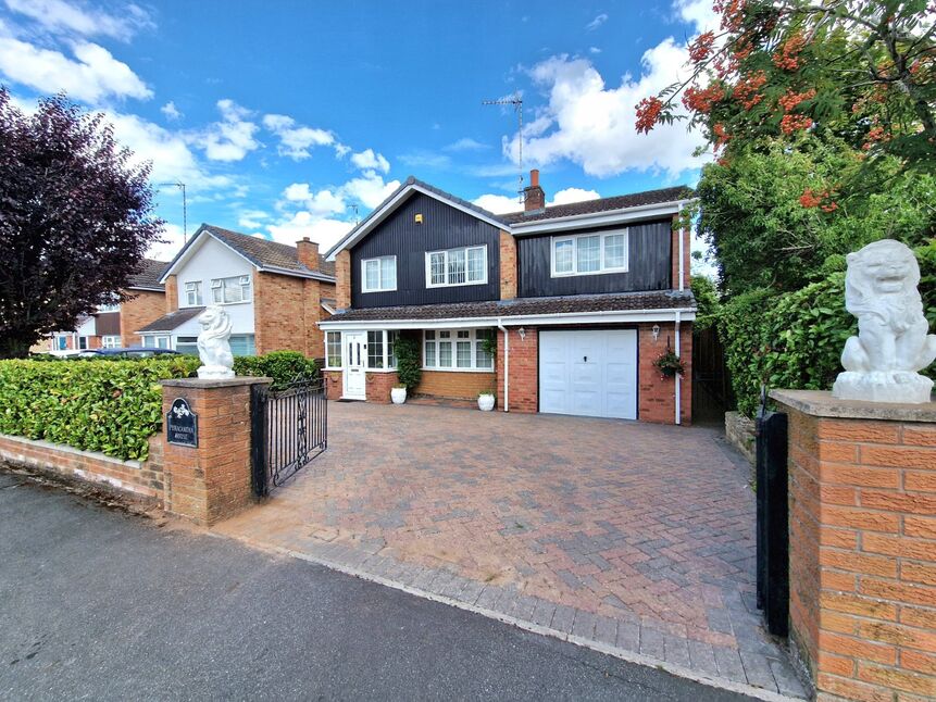 5 bedroom Detached House for sale