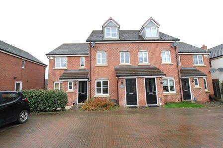 Duckett Place, 3 bedroom Mid Terrace House to rent, £1,350 pcm