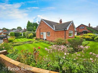 3 bedroom Semi Detached Bungalow for sale