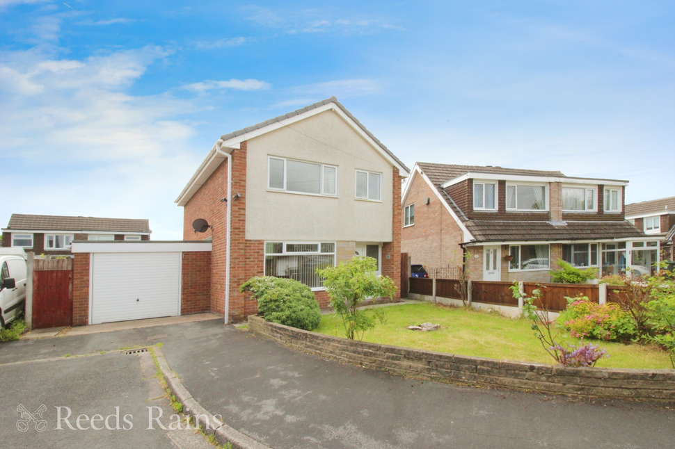 Main image of 3 bedroom Detached House for sale, Hunters Road, Leyland, Lancashire, PR25