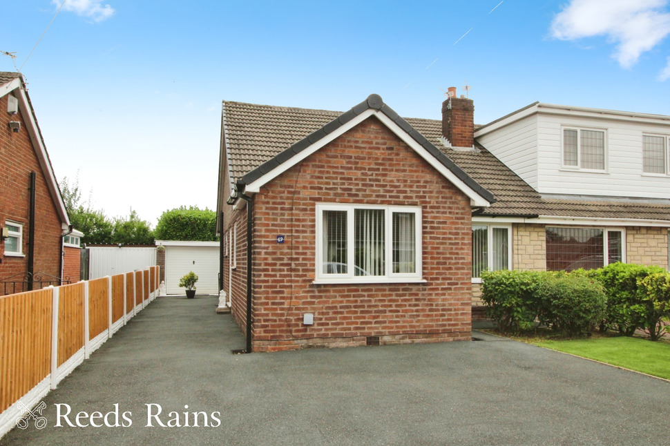 Main image of 2 bedroom Semi Detached Bungalow for sale, St. Annes Road, Leyland, Lancashire, PR25