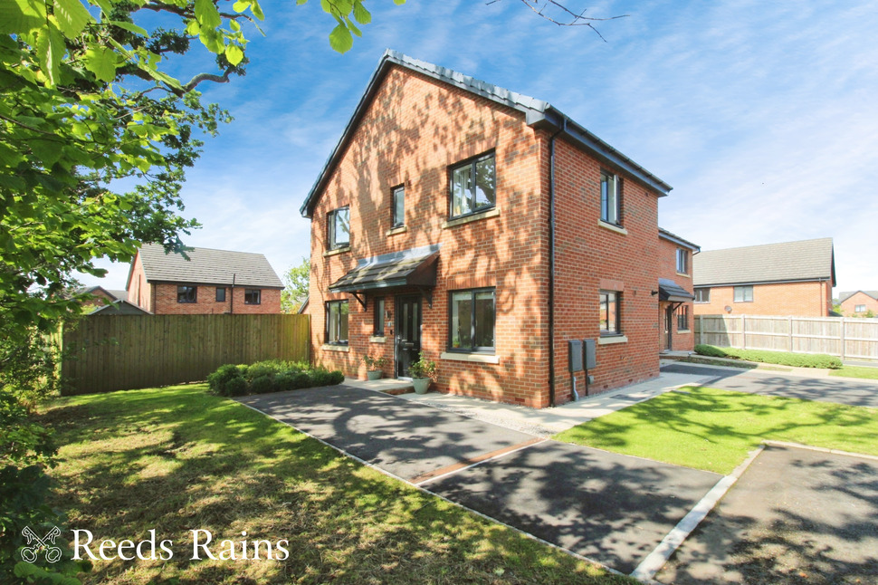 Main image of 3 bedroom Detached House for sale, Ivy Court, Leyland, Lancashire, PR25