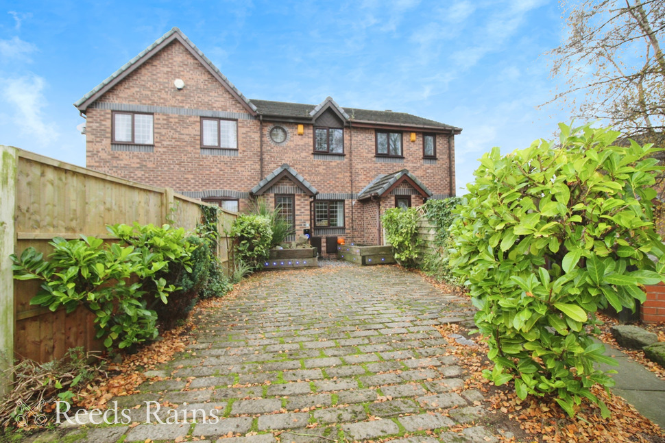 Main image of 2 bedroom Mid Terrace House for sale, Mosslands, Leyland, Lancashire, PR25