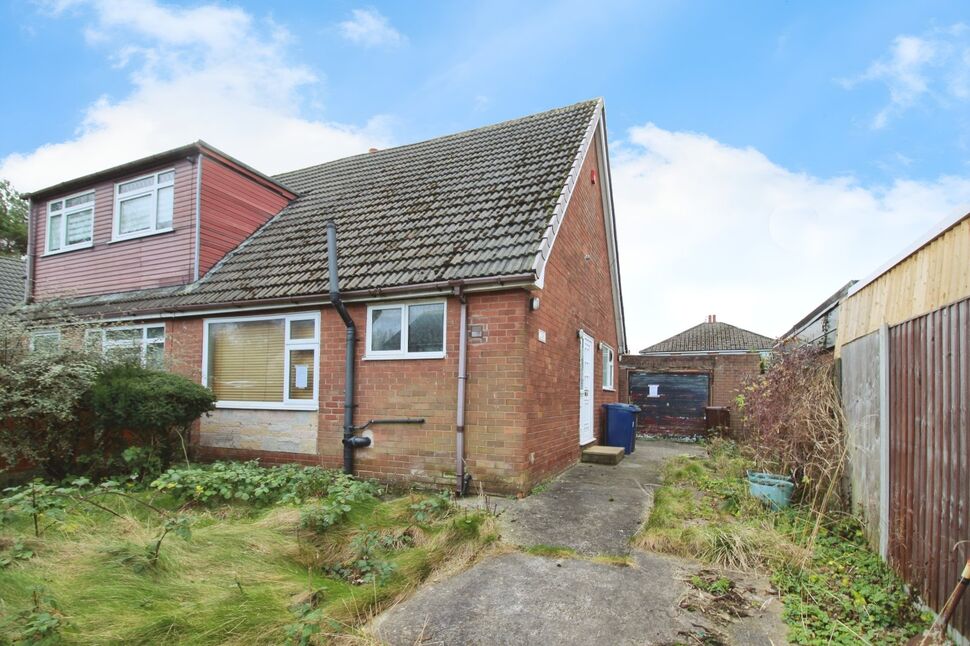 Main image of 2 bedroom Semi Detached House for sale, St. Davids Road, Leyland, Lancashire, PR25