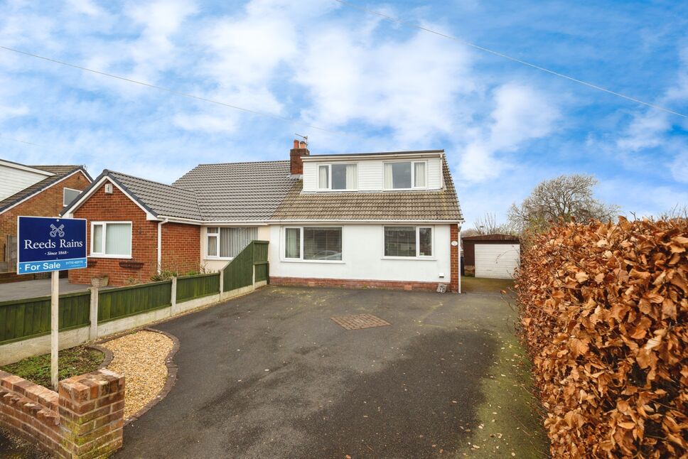 4 bedroom Semi Detached House for sale