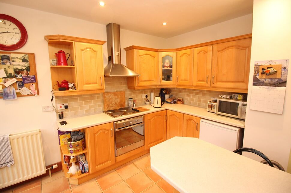 Kitchen / Dining area