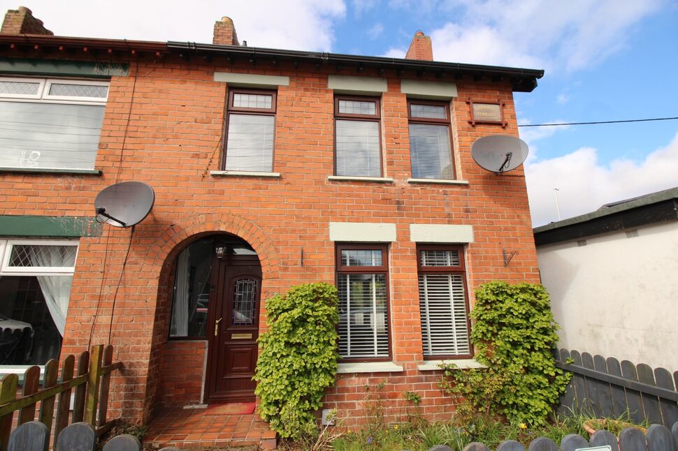 2 bedroom End Terrace House for sale