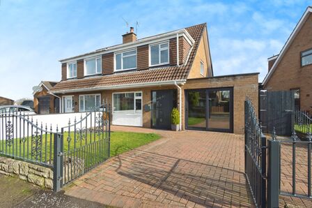 Woodview Crescent, 3 bedroom Semi Detached House for sale, £209,950