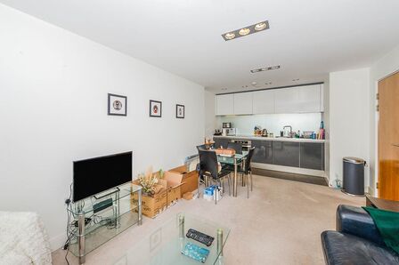 Strand Street, 1 bedroom  Flat to rent, £950 pcm