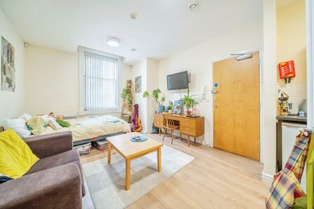 Seymour Street, 10 bedroom Mid Terrace Flat for sale, £650,000