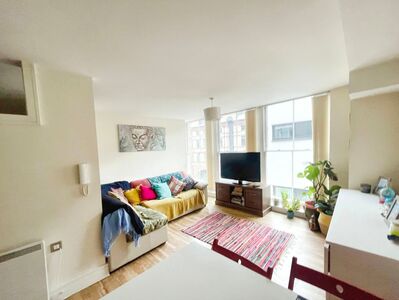 Temple Lane, 1 bedroom  Flat to rent, £900 pcm