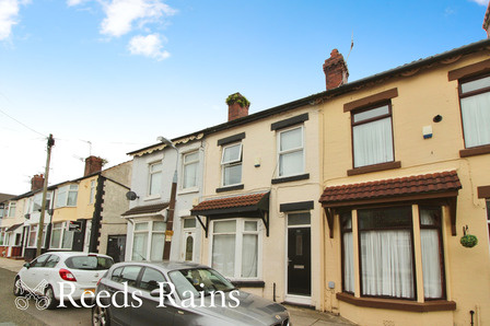 2 bedroom Mid Terrace House for sale