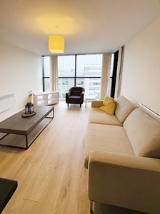 Pall Mall, 2 bedroom  Flat to rent, £1,100 pcm