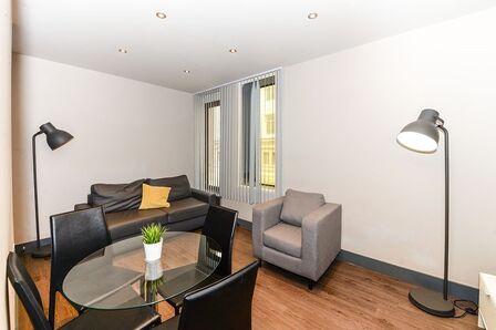 Rumford Street, 2 bedroom  Flat to rent, £1,050 pcm