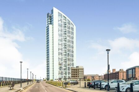 Princes Parade, 1 bedroom  Flat for sale, £140,000