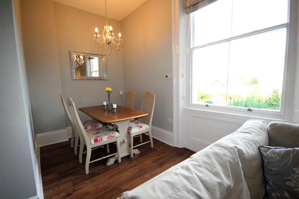 Open Plan Living Room / Dining Area