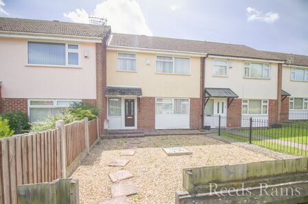 Kenilworth Court, 3 bedroom Mid Terrace House for sale, £130,000