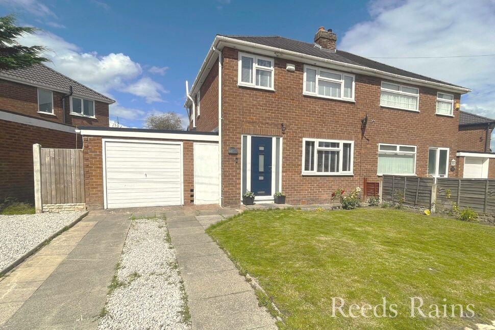 Main image of 3 bedroom Semi Detached House for sale, Heywood Road, Great Sutton, Cheshire, CH66