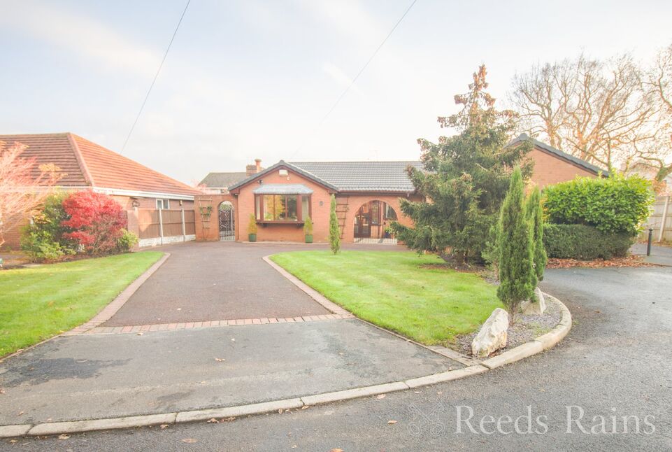 Main image of 3 bedroom Detached Bungalow for sale, Fairways Drive, Ellesmere Port, Cheshire, CH66