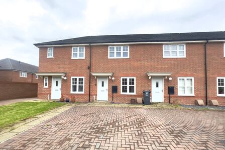 New Lincoln Road, 2 bedroom Mid Terrace House for sale, £102,500