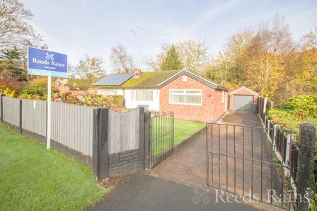 Oliver Lane, 2 bedroom Semi Detached Bungalow for sale, £227,000