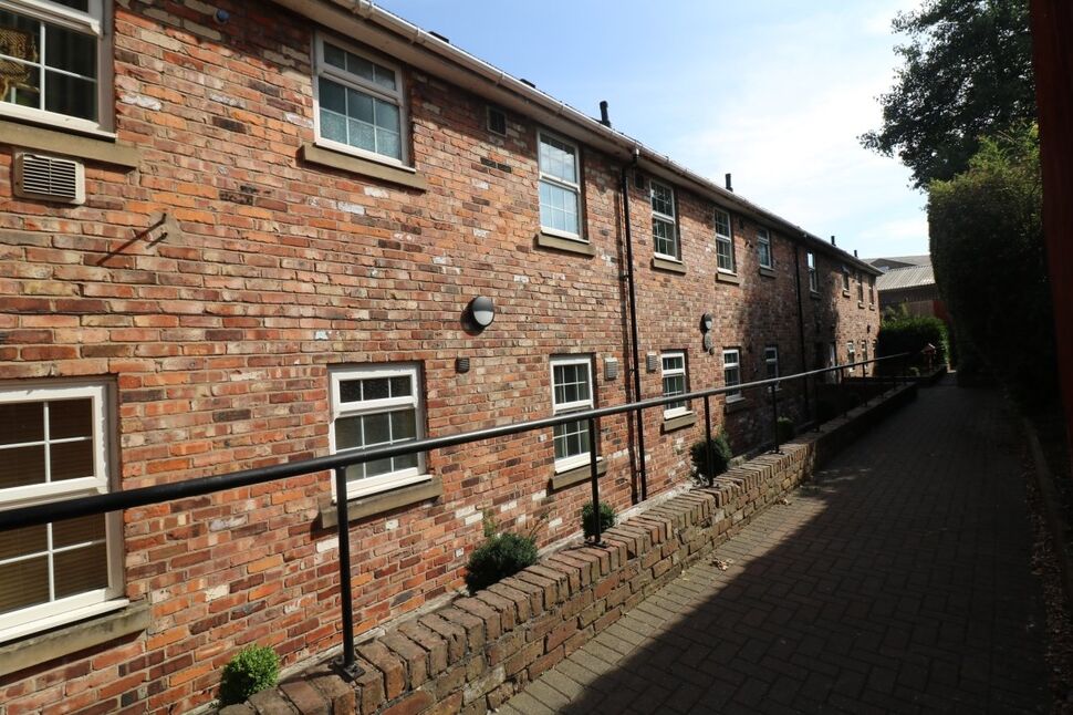 Main image of 2 bedroom  Flat for sale, Marbury Quay Raddle Wharf Dock Str, Ellesmere Port, CH65