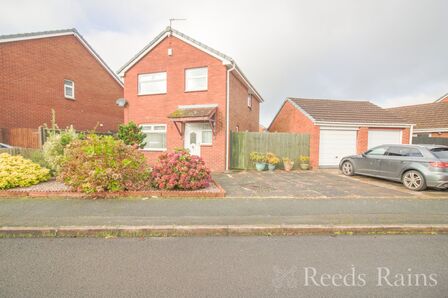 St. Marks Crescent, 4 bedroom Detached House for sale, £250,000