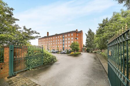Hovis Mill Union Road, 2 bedroom  Flat to rent, £750 pcm