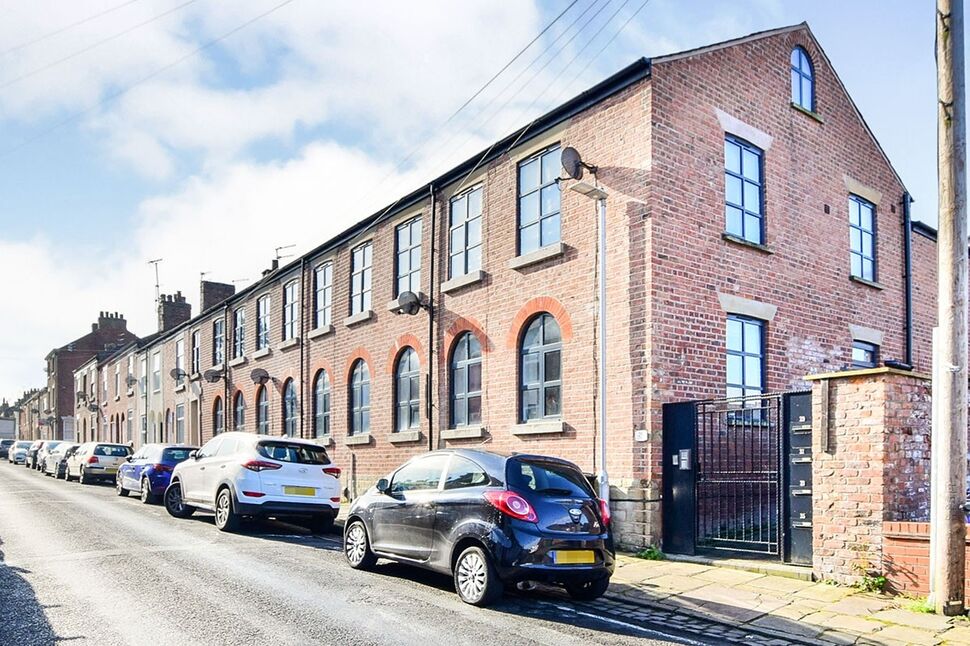 Main image of 3 bedroom Mid Terrace House to rent, Peel Street, Macclesfield, Cheshire, SK11