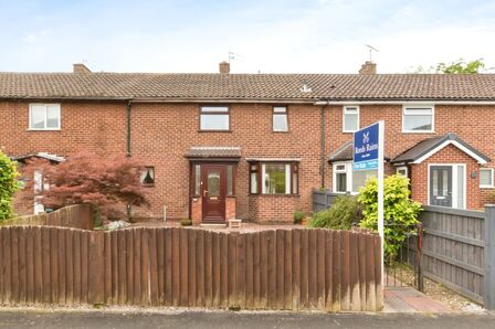 Wentworth Avenue, 2 bedroom Mid Terrace House for sale, £185,000