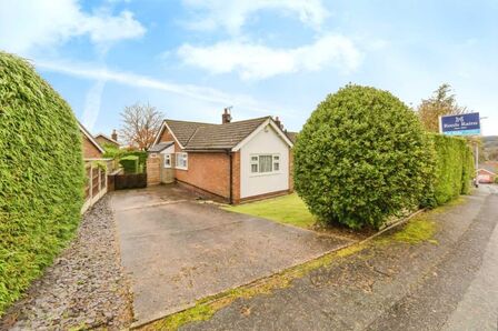 Gleave Avenue, 2 bedroom Semi Detached Bungalow for sale, £349,950