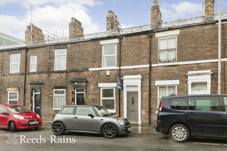 2 bedroom Mid Terrace House for sale