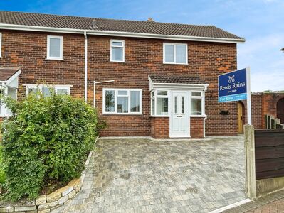 Leadbeaters Close, 2 bedroom Semi Detached House for sale, £200,000