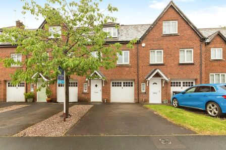 Eastgate, 3 bedroom Mid Terrace House for sale, £325,000