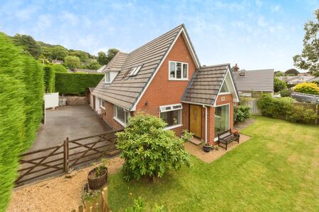 Roewood Lane, 4 bedroom Detached House for sale, £585,000