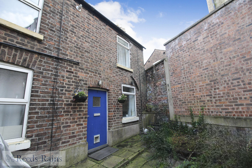 Main image of 1 bedroom Mid Terrace House to rent, Townley Place, Macclesfield, Cheshire, SK11