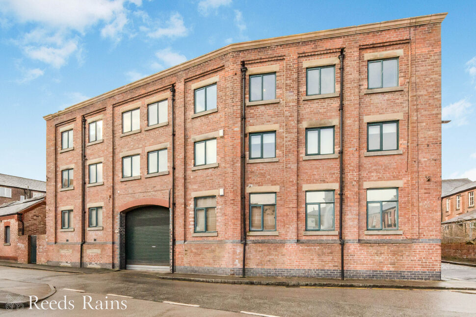 Main image of 1 bedroom  Flat for sale, Townley Street, Macclesfield, Cheshire, SK11