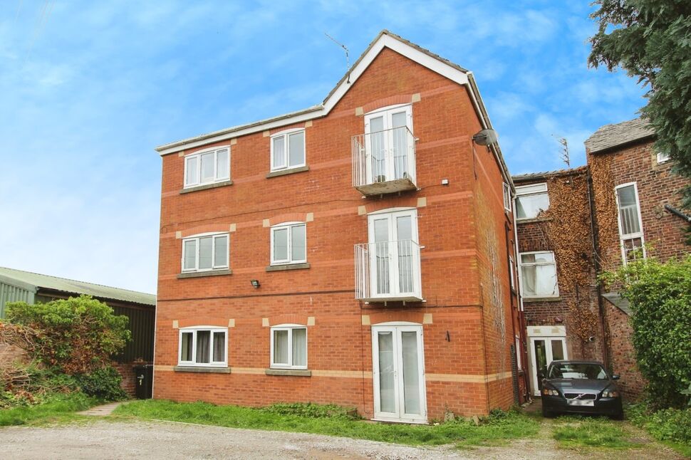 Main image of 2 bedroom  Flat for sale, Longacre Street, Macclesfield, Cheshire, SK10