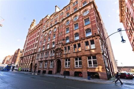 Whitworth Street, 1 bedroom  Flat to rent, £925 pcm