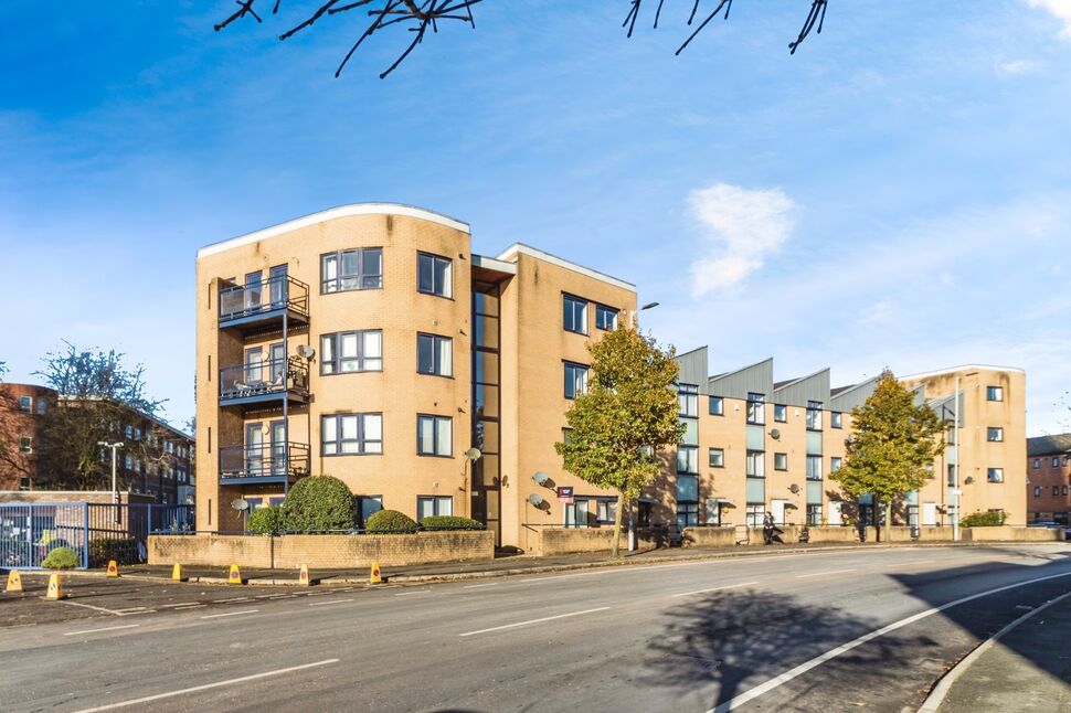 Main image of 2 bedroom  Flat to rent, Chichester Road South, Hulme, Manchester, M15