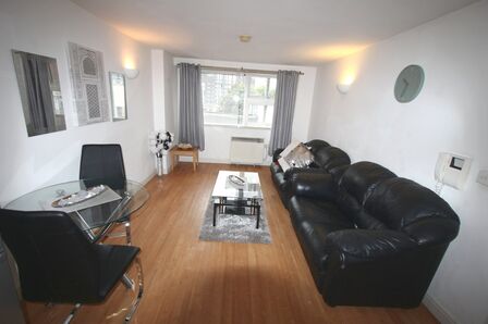 1 bedroom  Flat to rent