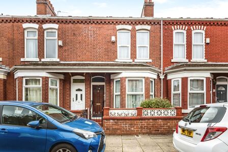 3 bedroom Mid Terrace House for sale