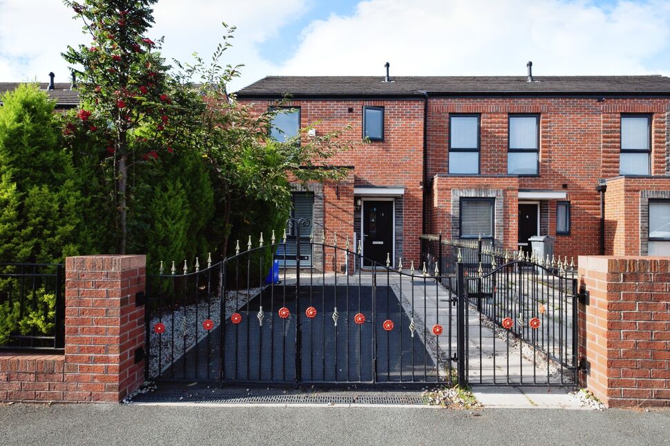 Main image of 3 bedroom End Terrace House for sale, Garforth Avenue, Manchester, M4