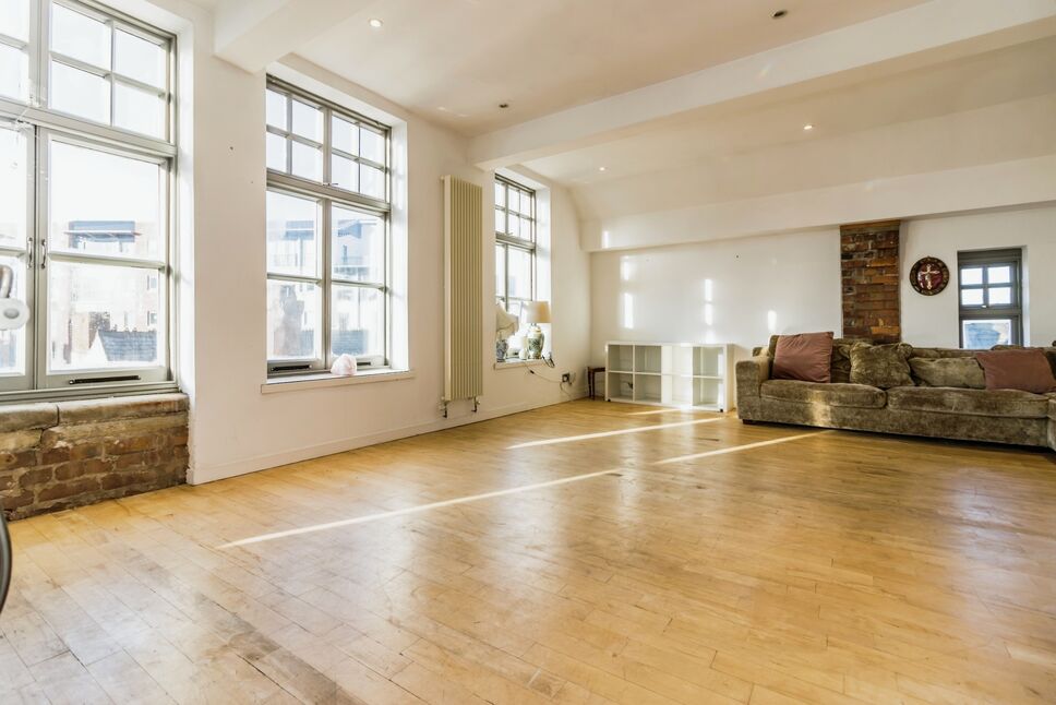 Living Area / Kitchen