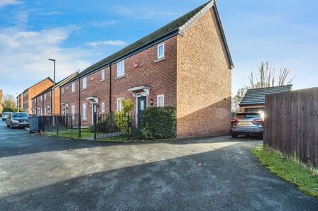 3 bedroom End Terrace House for sale