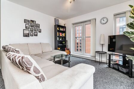 Derwent Street, 2 bedroom  Flat for sale, £200,000